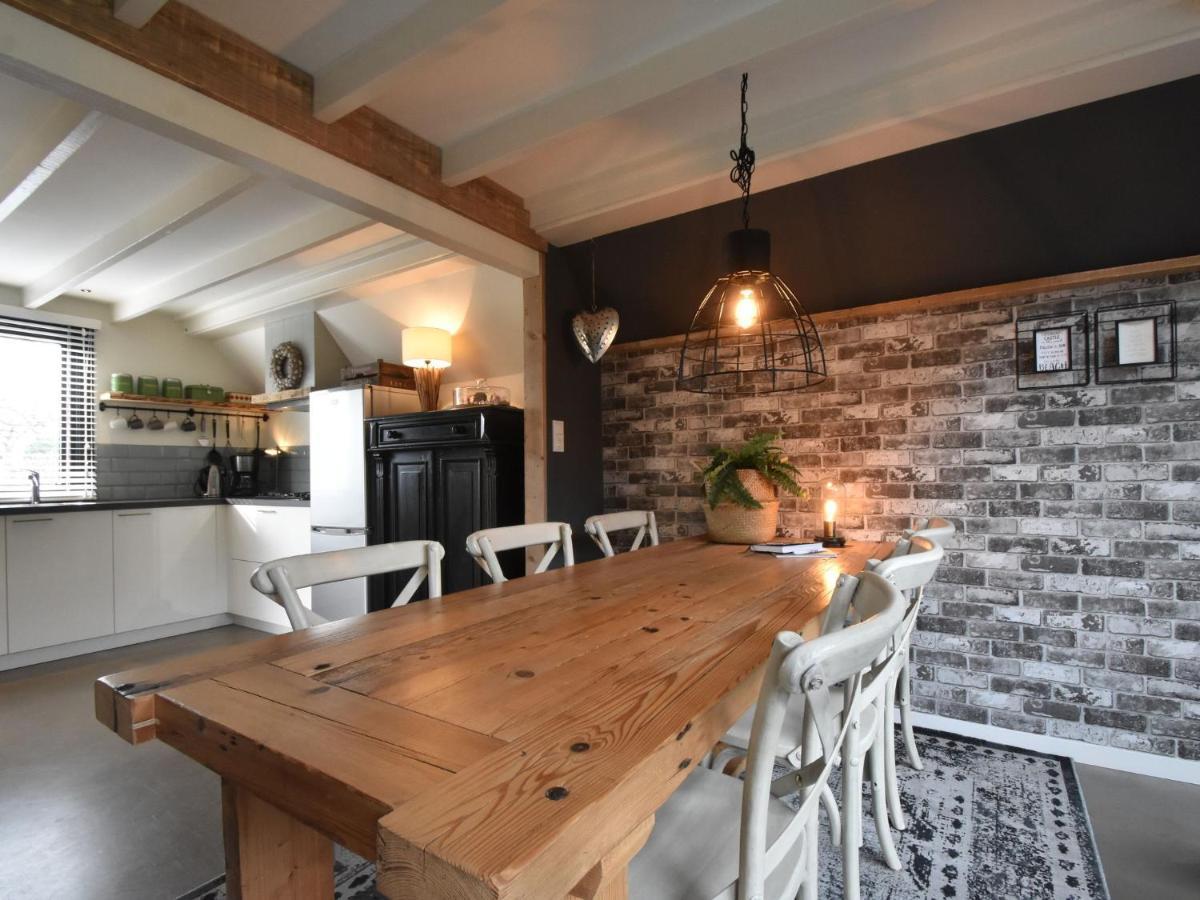 Balmy Holiday Home In Tuitjenhorn With Fenced Garden Екстериор снимка
